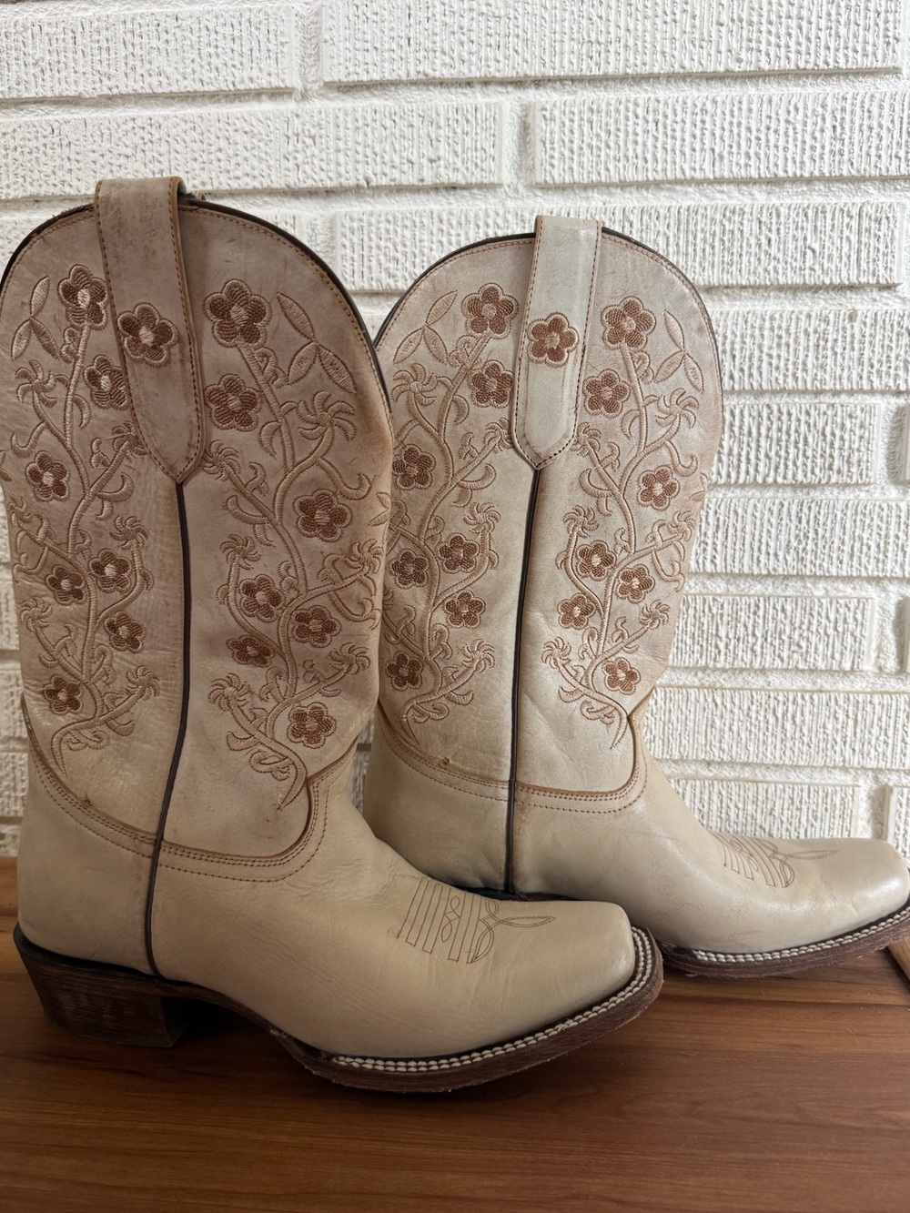 J.B. Dillon Women's Tan Floral Embroidered Cowboy Boots